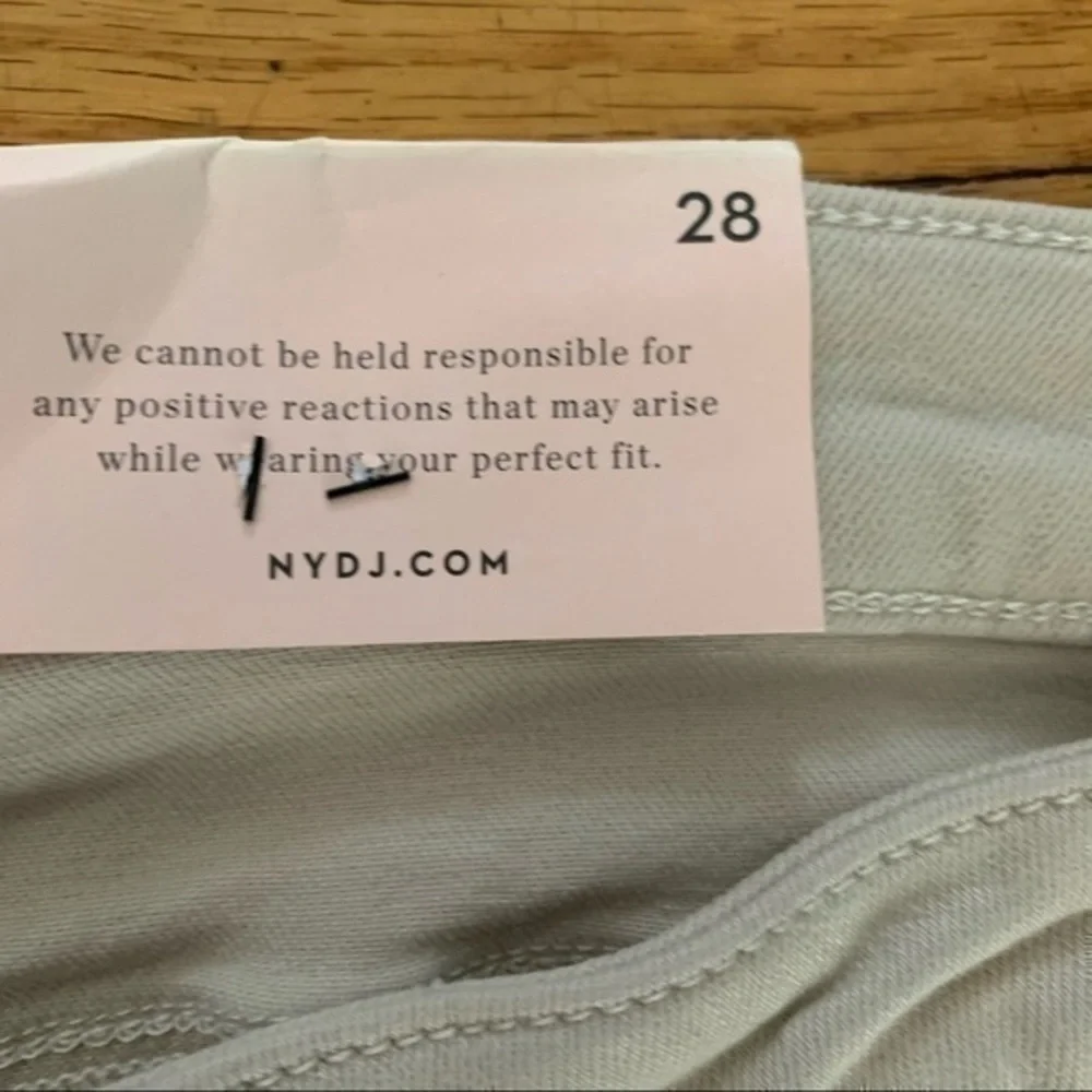 NWT NYDJ curves 360 size 28 slim ankle jeans